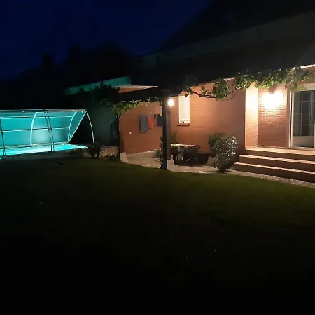 Semesterbostad Casa A 50 Metros De Playa Con Piscina Cubierta