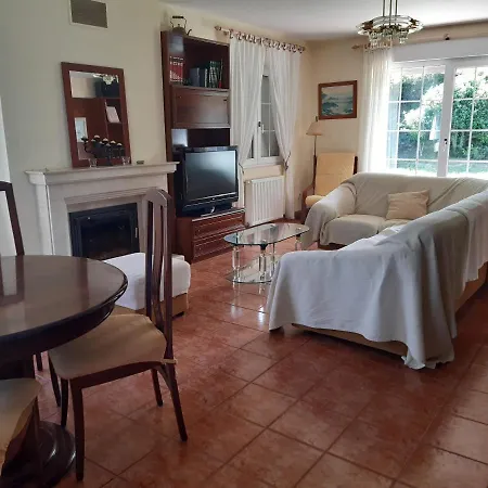 Casa A 50 Metros De Playa Con Piscina Cubierta Feriehus