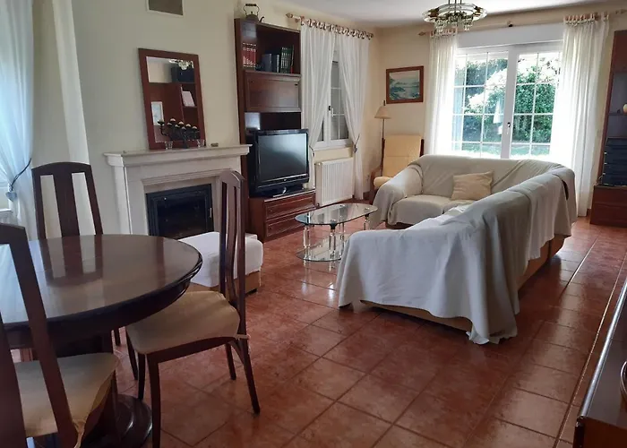 Casa A 50 Metros De Playa Con Piscina Cubierta Дом отдыха